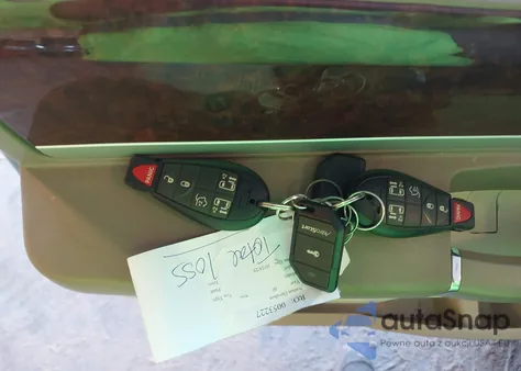 2010 Chrysler Town & Country Touring из США, поврежденный, VIN 2A4RR5D14AR142592